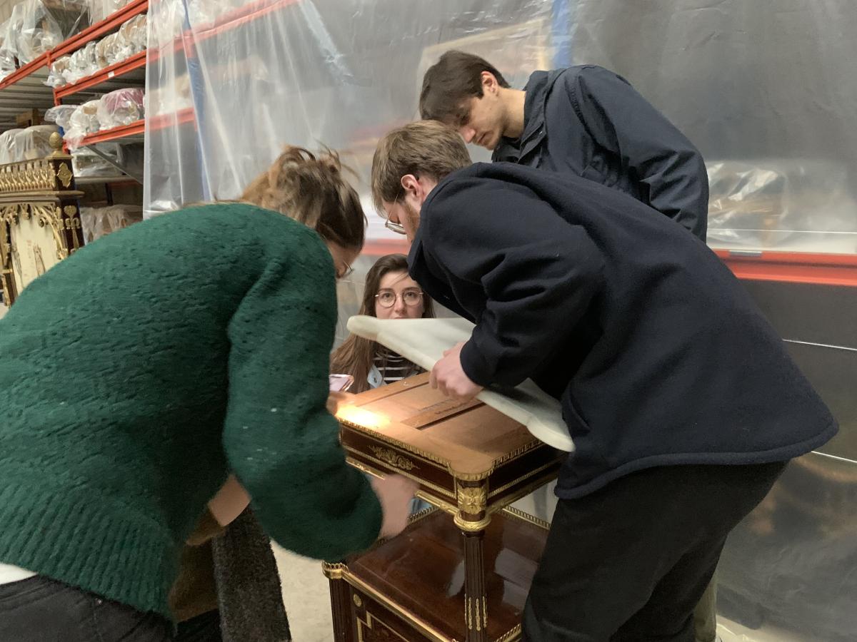 Mobilier national élèves