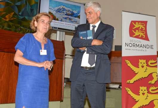 143_c_remise_du_rapport_annuel_2b-530.jpg